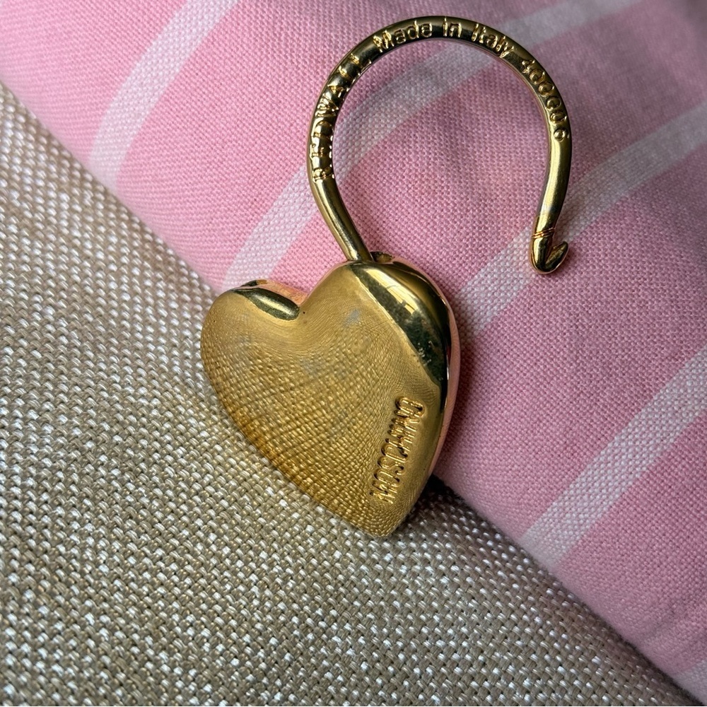 MOSCHINO BY REDWALL GOLD TONED HEART LOCK BAG CHARM 1980s Vintage Key - Picture 10 of 13